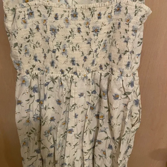 Old Navy Blue and White Floral Cream Jumpsuit - Picture 3 of 4